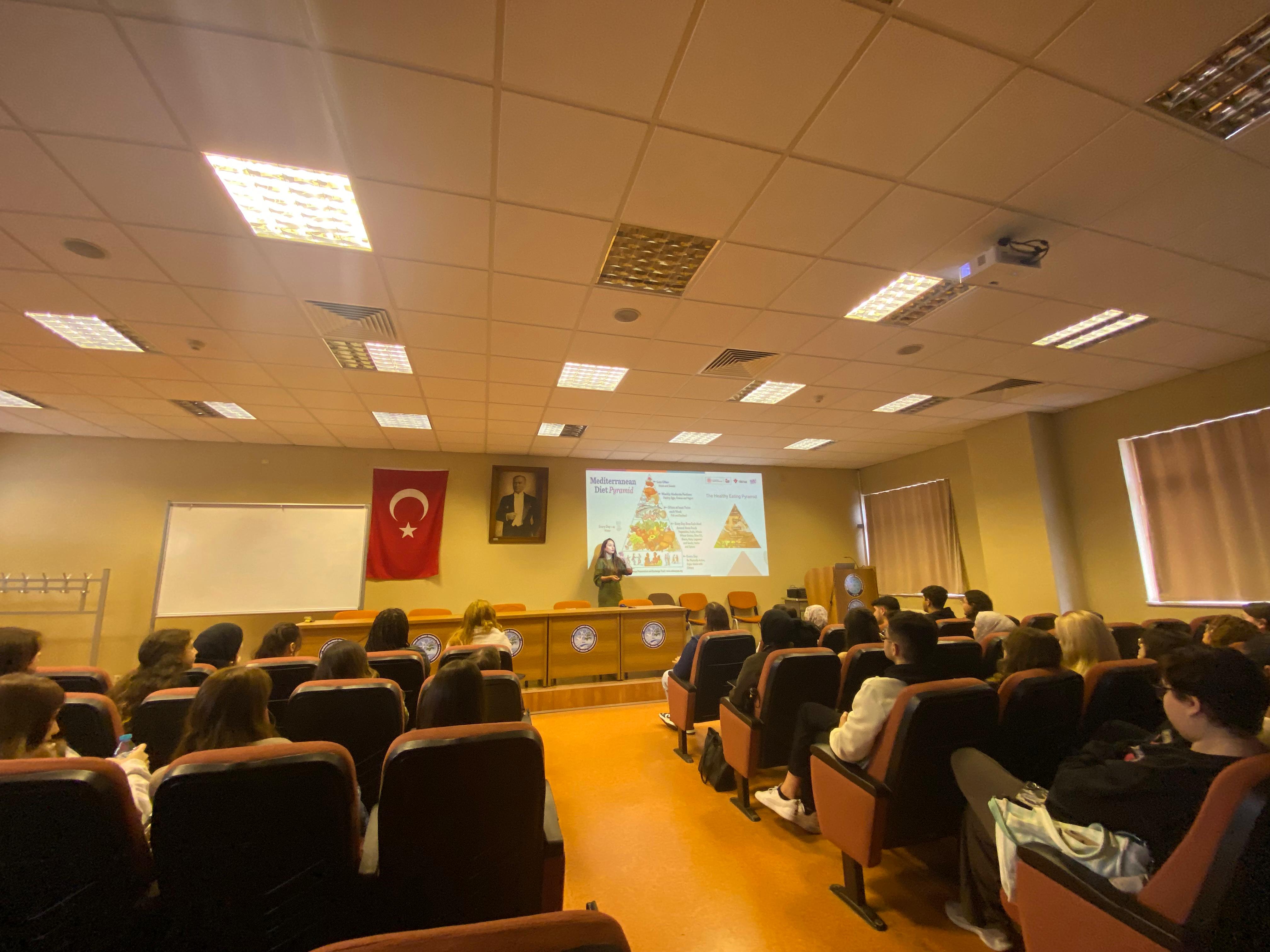 Fonksiyonel Gıdaların Beslenmedeki Önemi Üzerine Seminer